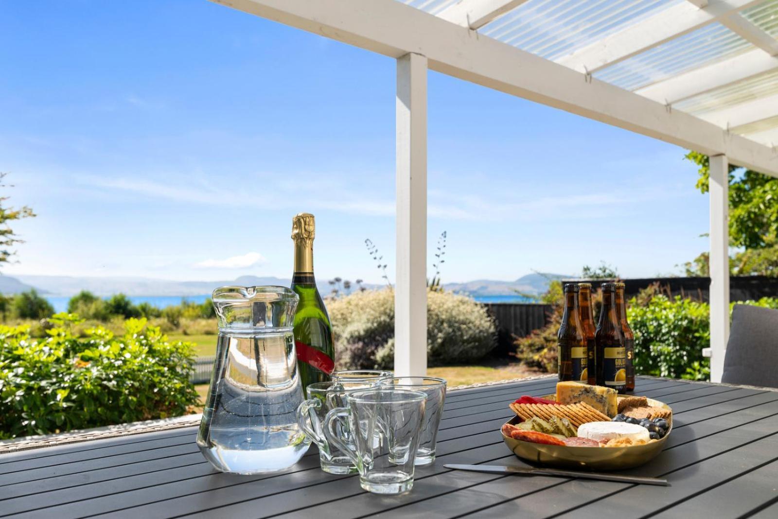 Ngongotaha Lakeside Home Rotorua Exterior foto